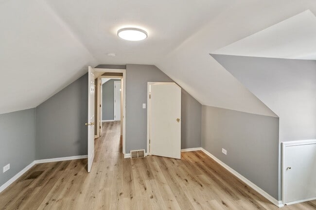 Building Photo - 14500 Sawyer Ave