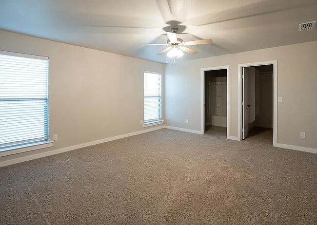 Building Photo - 1321 Bourbon St