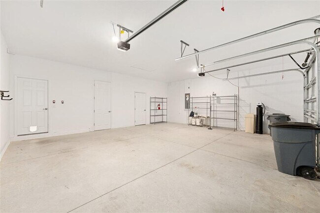 Building Photo - 7635 SW 64th St Rd