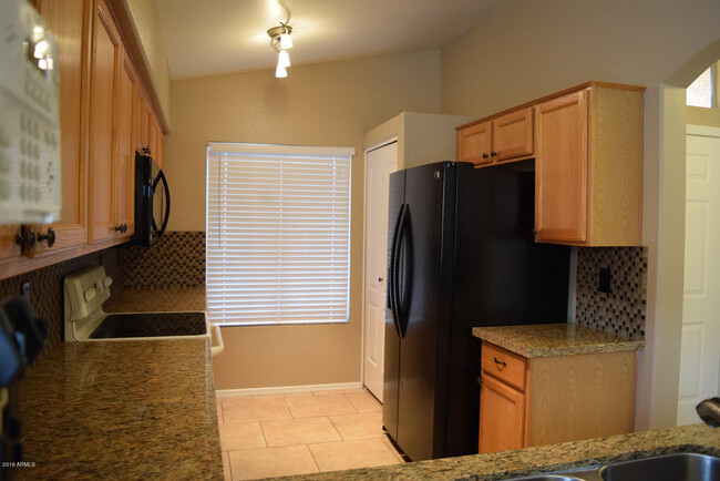 Building Photo - 14909 W Lamoille Dr