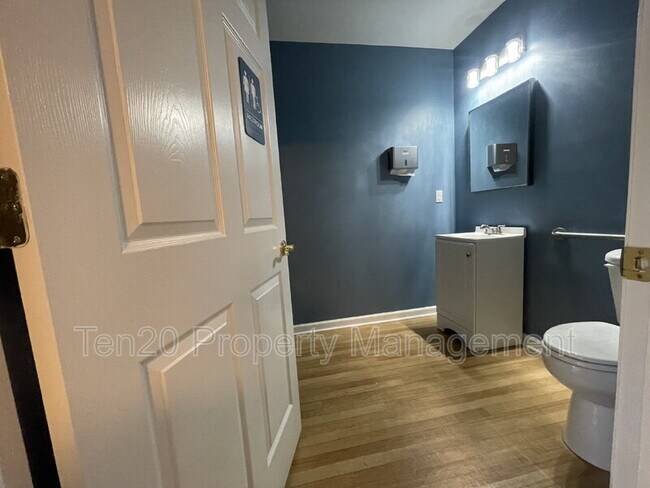 Building Photo - 4741 Armour Rd