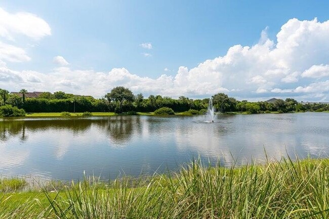 Building Photo - 833 Millbrae Ct