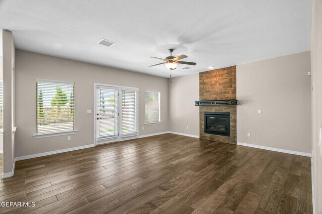 Building Photo - 7877 Enchanted View Dr