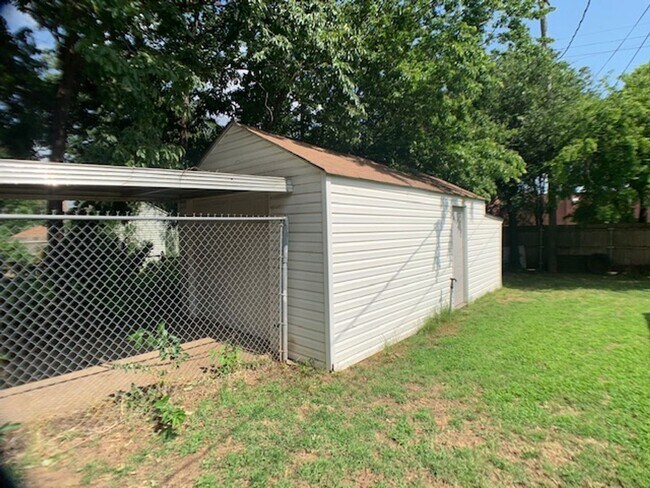 Building Photo - Huge 3 Bedroom OKC - Great Neighborhood