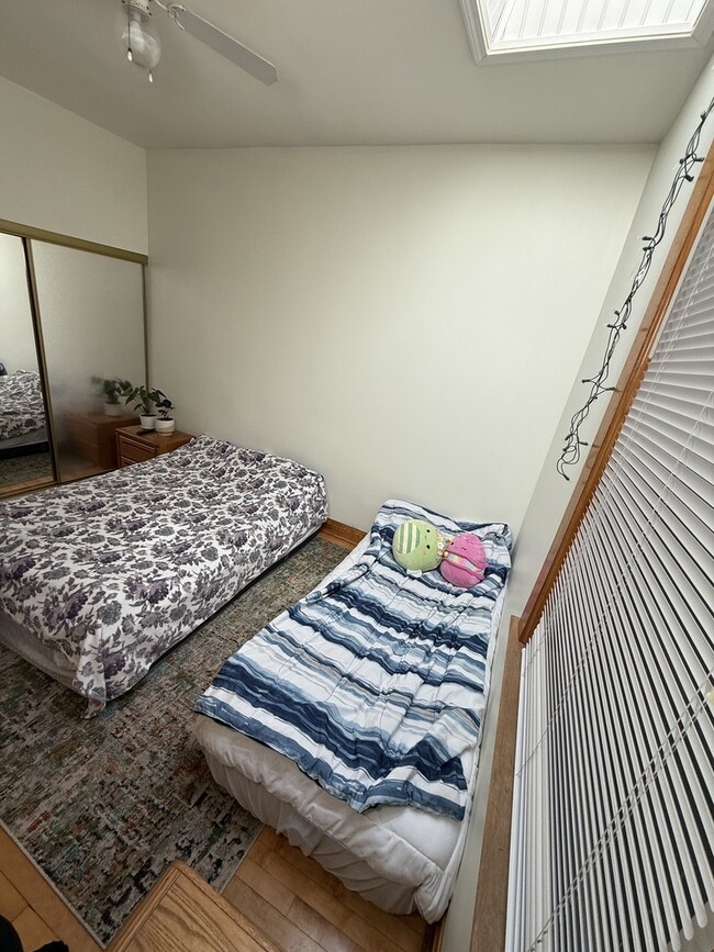 Building Photo - 2523 W Iowa St