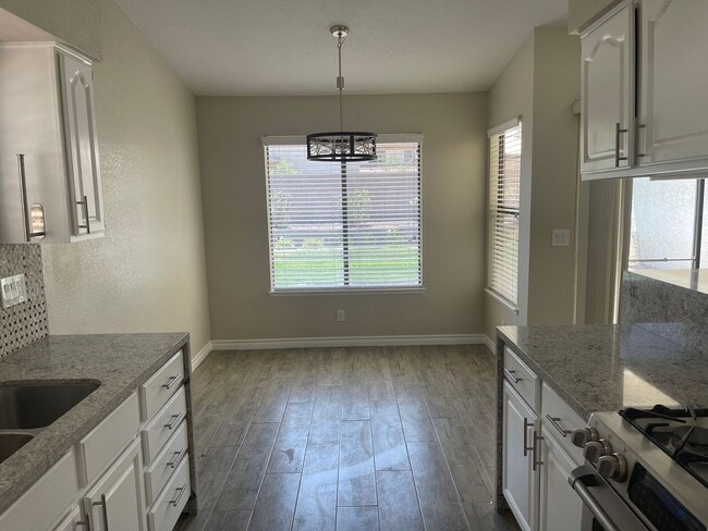 Building Photo - ***GORGEOUS SINGLE STORY BEAUTY IN THE HEA...