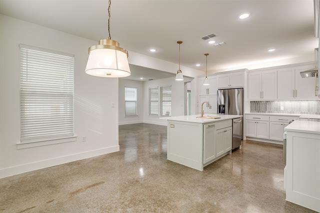 Building Photo - 100 Cardinal Wds