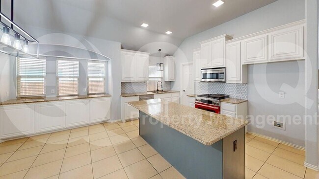Building Photo - 2309 Aurora Dr