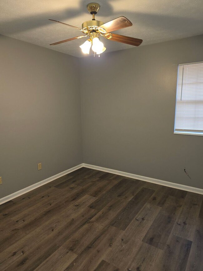 Building Photo - Kings Mountain