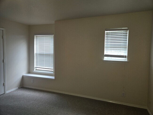 Building Photo - 6515 Kestrel Ln