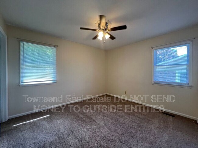 Building Photo - 2213 Stanton St