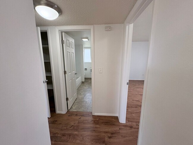 Building Photo - Sh314-316