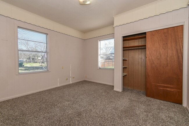 Building Photo - 3715 Eutopia St