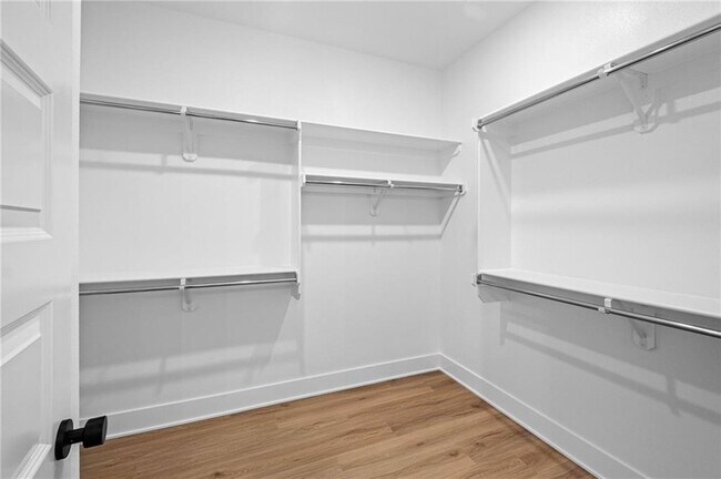 Building Photo - 6 Tarland Ln