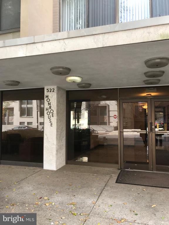 Building Photo - 522 21st St NW