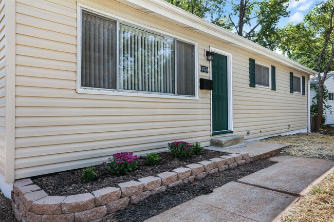 Building Photo - 1050 Ozment Dr