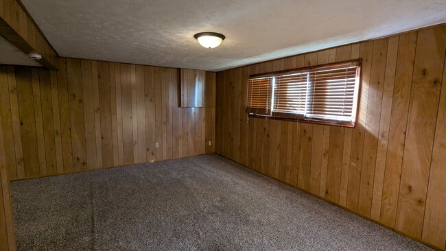 Building Photo - 3-bed home in Lewis Central school district