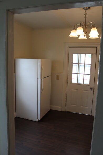 Building Photo - 436 Cross St