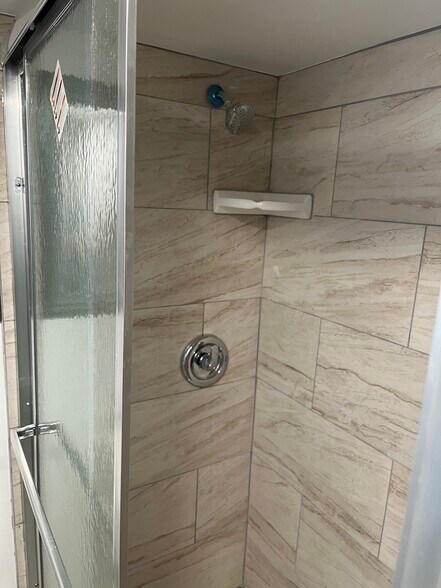 Basement shower - 1235 Ada Ave