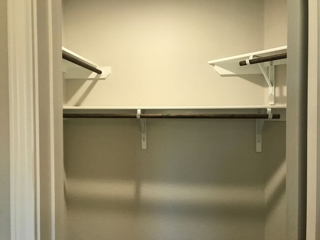 Building Photo - Town home for rent