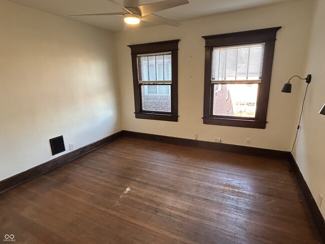 Building Photo - 963 Woodruff Pl W Dr