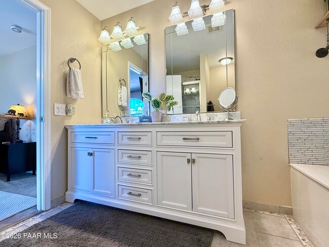 Building Photo - 4871 Butterfly Dr