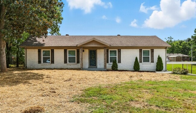 Building Photo - Spacious 3 bedroom home with finished base...