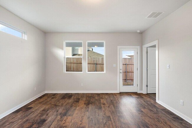 Building Photo - 2310 Castillo Dr