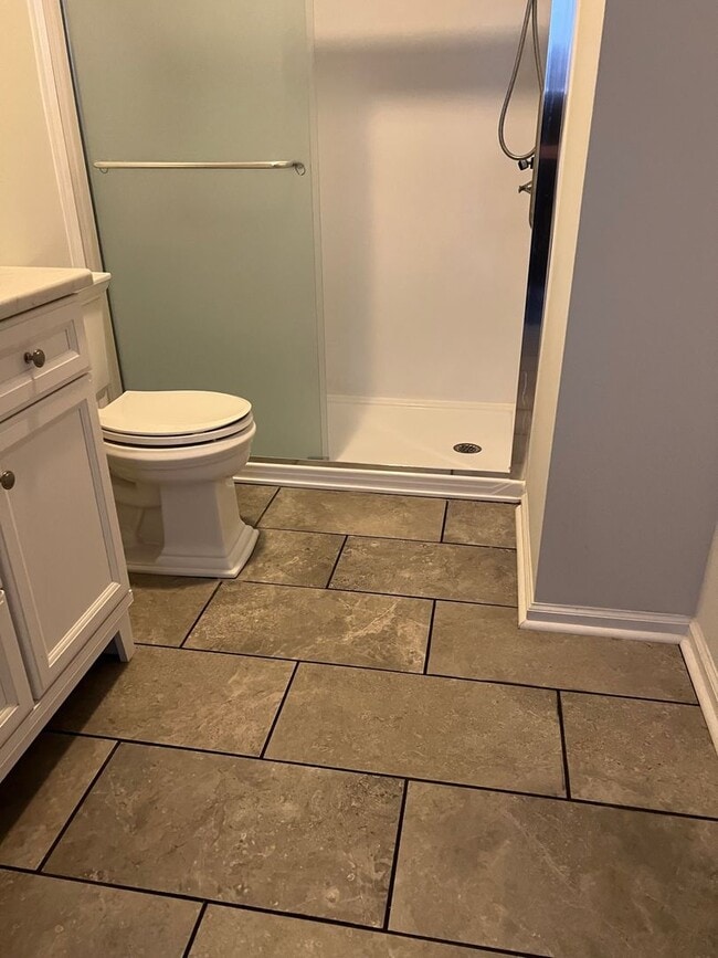 Building Photo - 2 bedroom/2.5 bath Condo Kingsport, TN