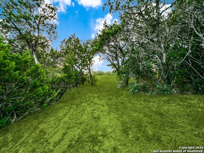 Building Photo - 5 Bedroom/3.5 Bathroom Home in the Ensenad...