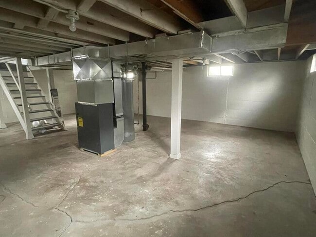 Building Photo - 1000 N Hewett Ave