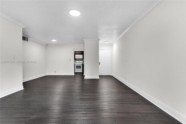 Building Photo - 13715 Kendale Lakes Cir