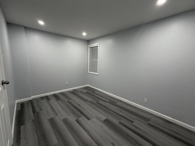 Building Photo - 528 John F. Kennedy Blvd