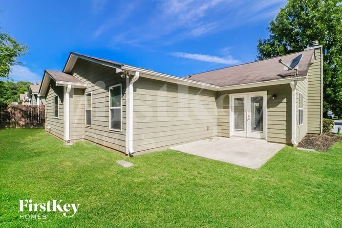 Building Photo - 522 Walnut Woods Dr