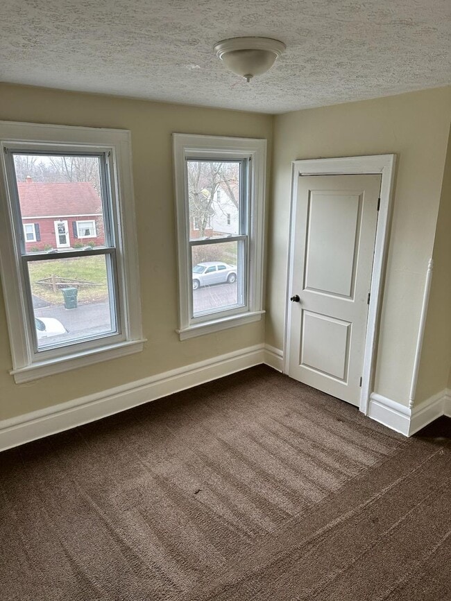 Building Photo - 821 Elizabeth Ave