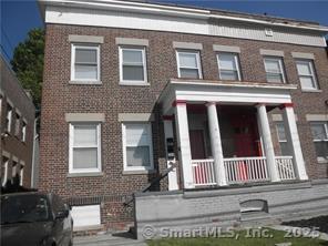 Building Photo - 380 Bond St