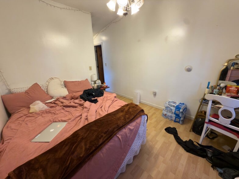 Building Photo - 26 Greylock Rd