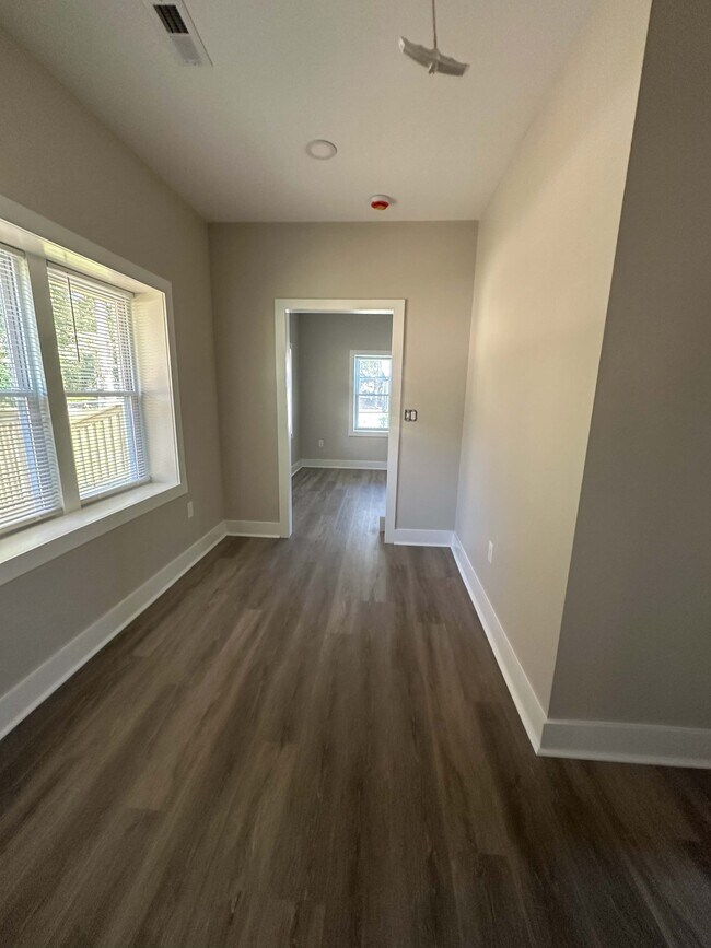 Building Photo - 261 Miller Line