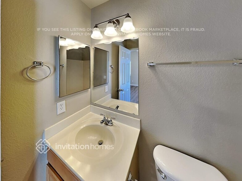 Building Photo - 519 N Adelle