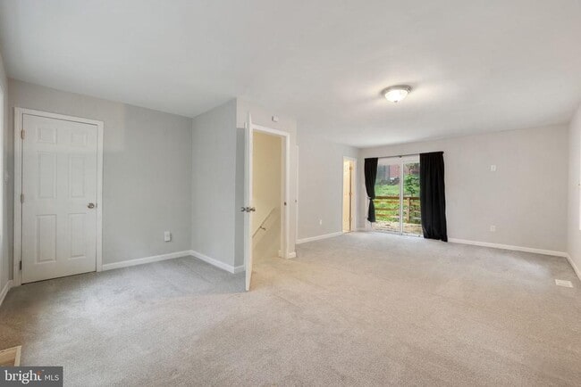 Building Photo - 247 Marsden Hts Rd