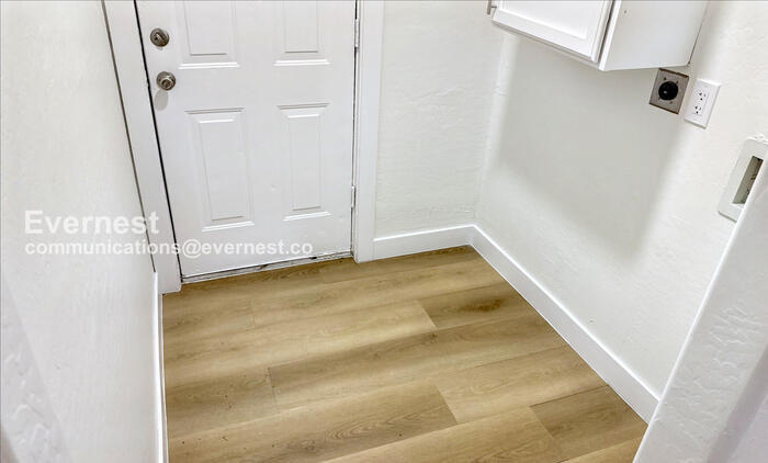 Building Photo - 2317 W Adams St