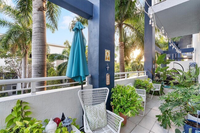 Building Photo - 275 NE 18th St