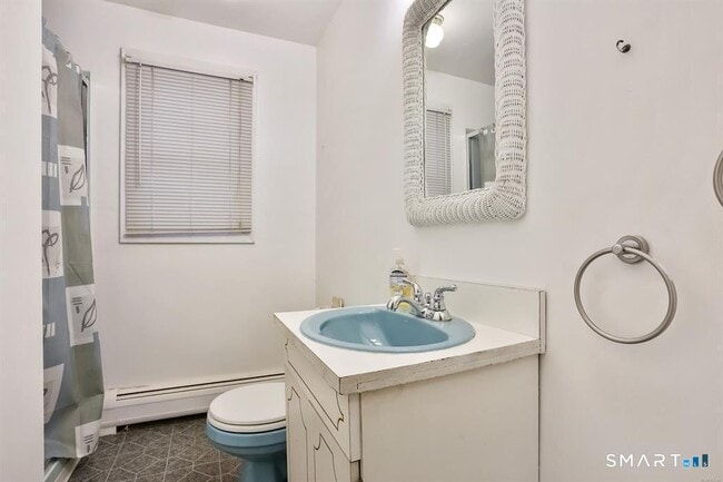 Building Photo - 732 Tunxis Hill Rd