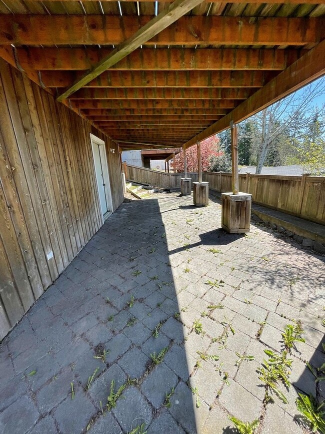 Building Photo - 5065 Fern St