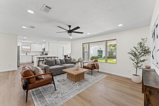 Building Photo - 2914 Riata Ln