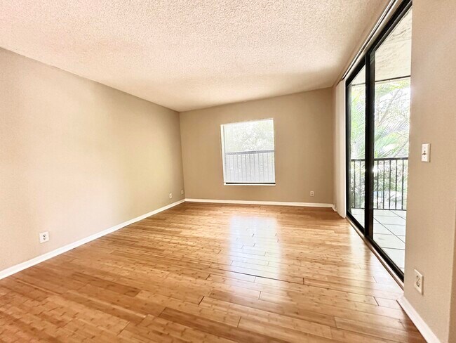 Building Photo - 4509 Carambola Cir S