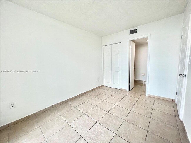 Building Photo - 2055 SW 122nd Ave