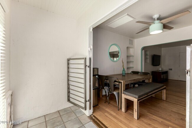 Building Photo - 1301 W MacKenzie Dr