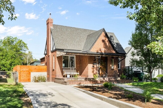Building Photo - 3719 Wyandot St