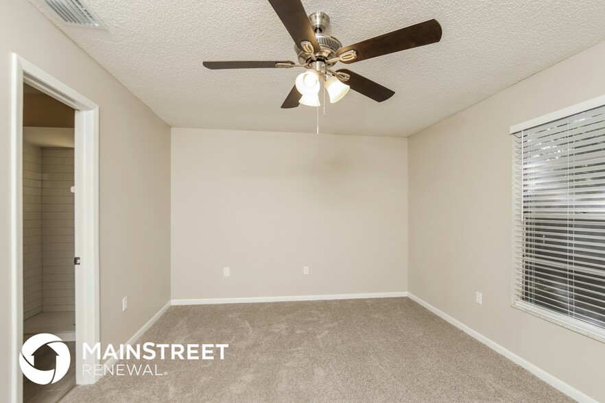 Building Photo - 865 Pine Wood Ave